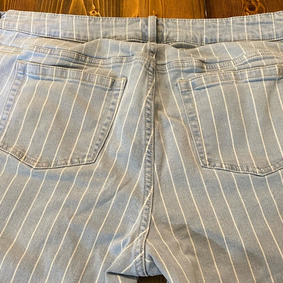 Torrid women’s pants size 12 R used great condition. Comfortable fit. - Picture 13 of 16